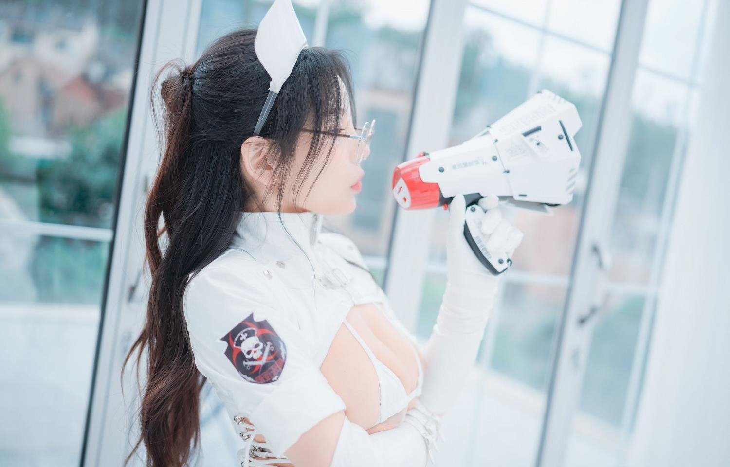 ���߲ݴ�ýÿ���������IOS